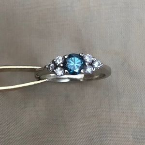 14k white gold 0.33 ct round blue diamond ring